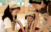 ���Αł��̌��͂��Ƒ��ł̎Q������������