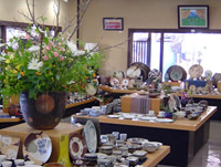 �����ƍ�Ɗقł́A�L�����|�Ƃ̍�i�������܂�