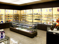 �V���[���[���͌��ݔ̔����̐��i��W��